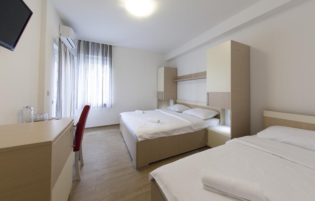 Guesthouse Villa Klara Baška Voda Kültér fotó