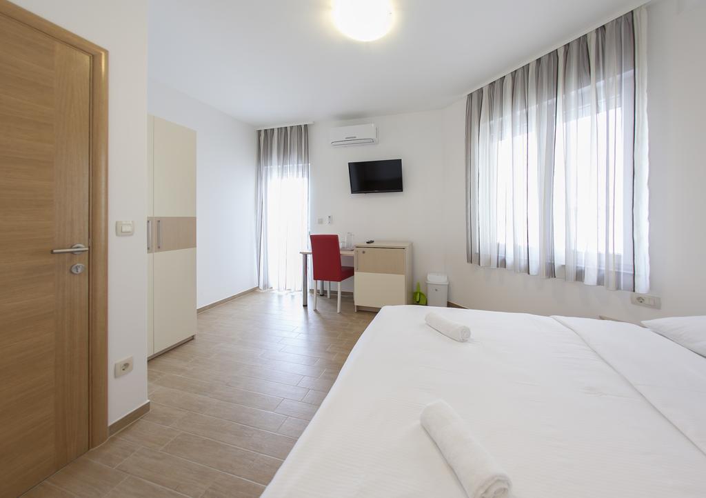 Guesthouse Villa Klara Baška Voda Kültér fotó